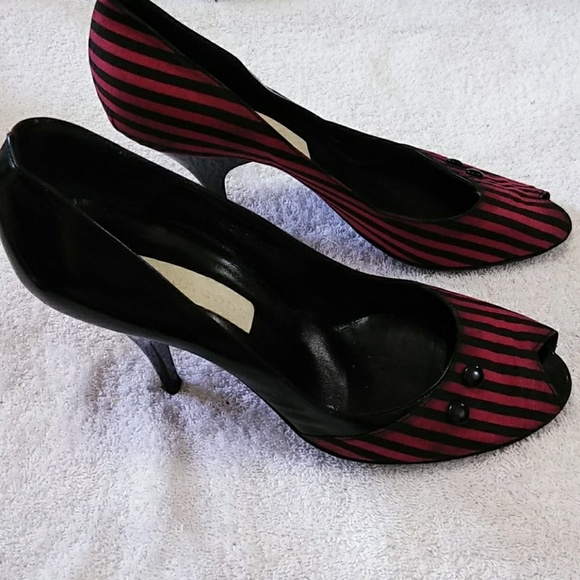 Marc Jacobs Shoes - Marc Jacobs Vintage peep toe heels